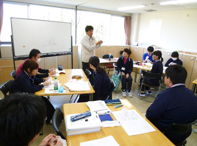 講習を聞いている様子