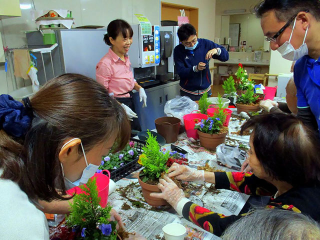 寄せ植え作り