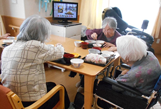 くみのき苑ゆららお祭りの盆踊り